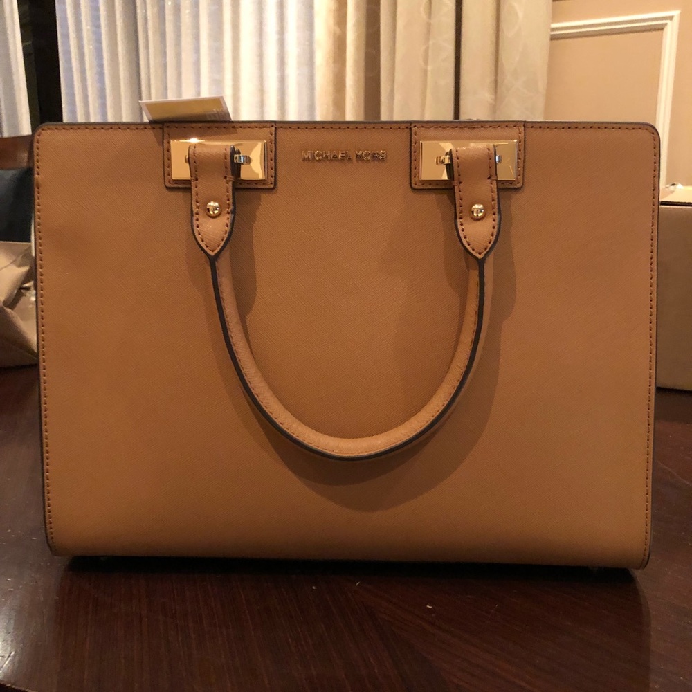 BRAND NEW MICHAEL KORS LUGGAGE LEATHER SATCHEL